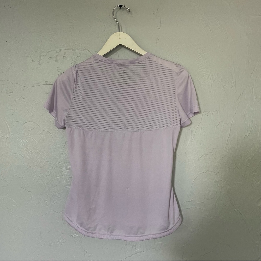 Adidas Fitted Lilac Purple Short Sleeve Aeroready RunningTee Breathable sz Small - Picture 2 of 9